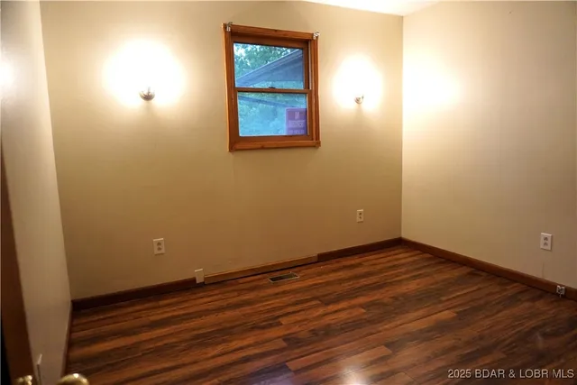 $235,000 | 747 Paulson Drive, Edwards, MO 65326