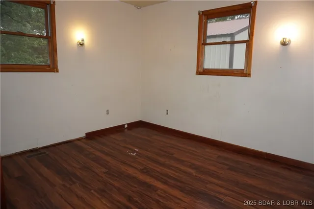 $235,000 | 747 Paulson Drive, Edwards, MO 65326