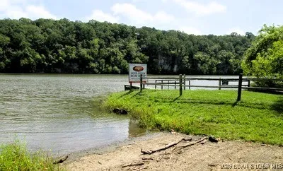 $235,000 | 747 Paulson Drive, Edwards, MO 65326