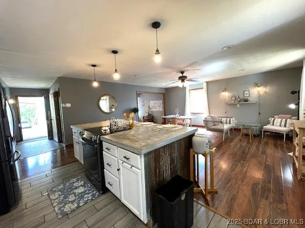 $235,000 | 747 Paulson Drive, Edwards, MO 65326