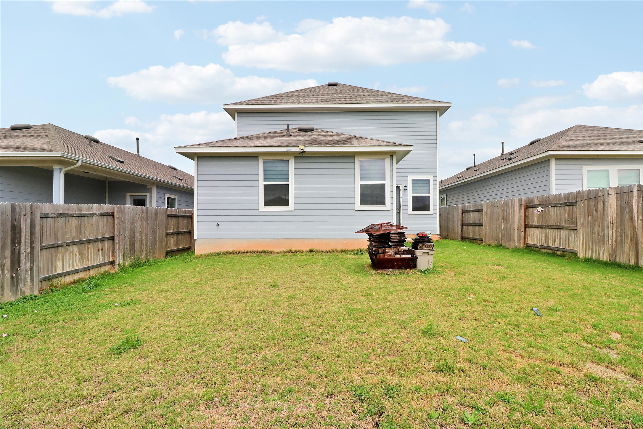 33 Bent Trl Lane Georgetown, TX 78628 - Photo 30 of 40 a view of a house with backyard