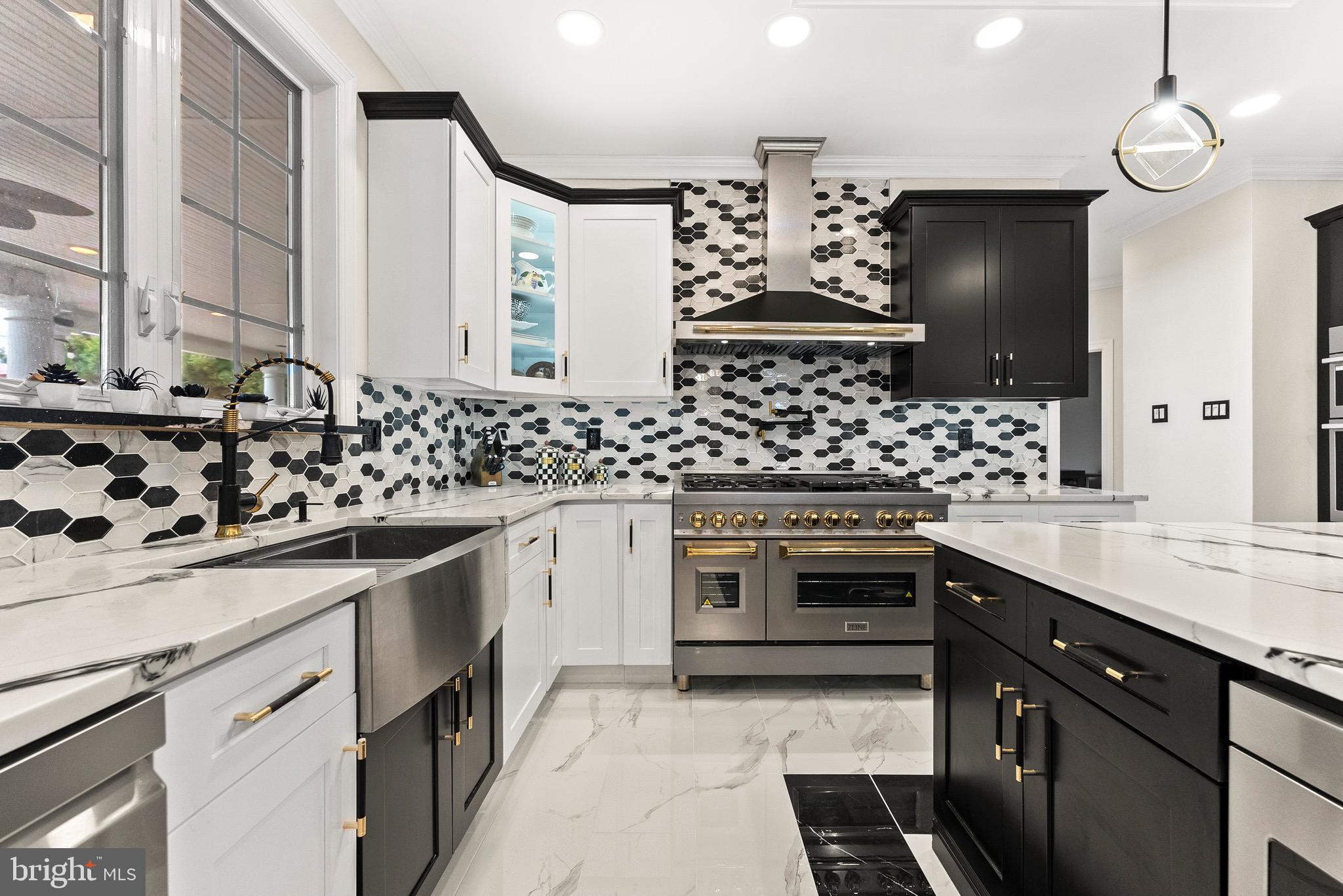 8 Sherwood Lane Columbus, NJ 08022 - Photo 16 of 85 a kitchen with a sink stove and cabinets