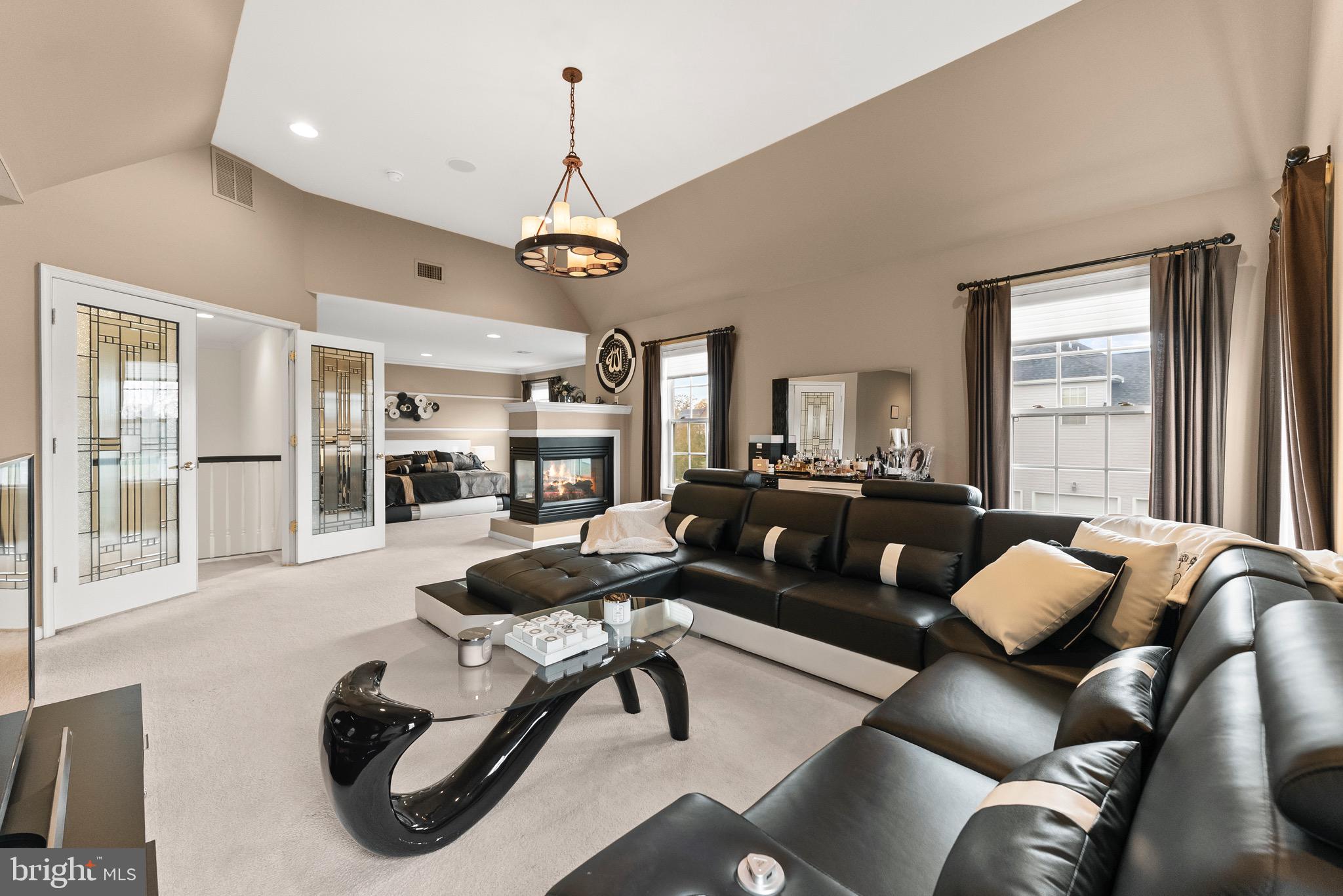 8 Sherwood Lane Columbus, NJ 08022 - Photo 49 of 85 a living room with furniture ceiling fan and a window
