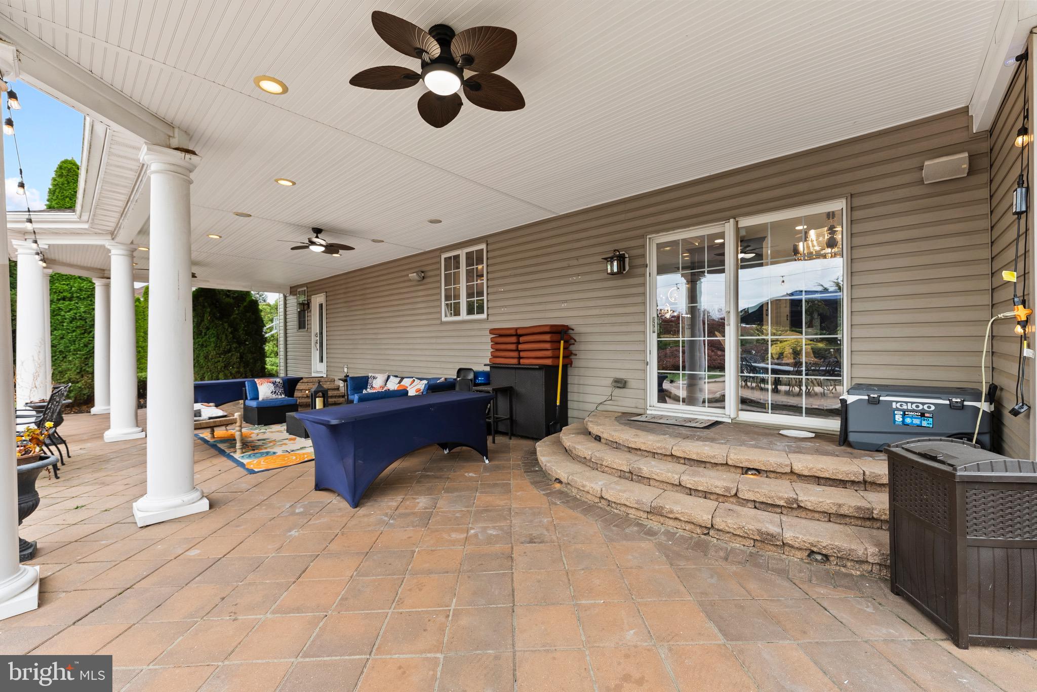 8 Sherwood Lane Columbus, NJ 08022 - Photo 79 of 85 a living room with furniture and a large window