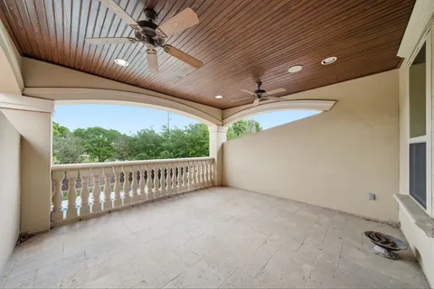 a view of a garage