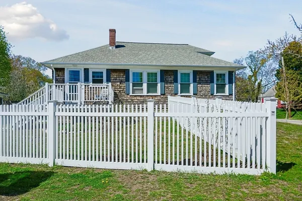 $2,400 | 117 South Atlantic Avenue, Warwick, RI 02888