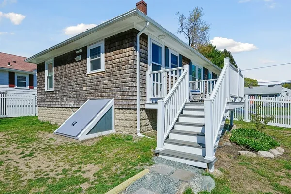 $2,400 | 117 South Atlantic Avenue, Warwick, RI 02888