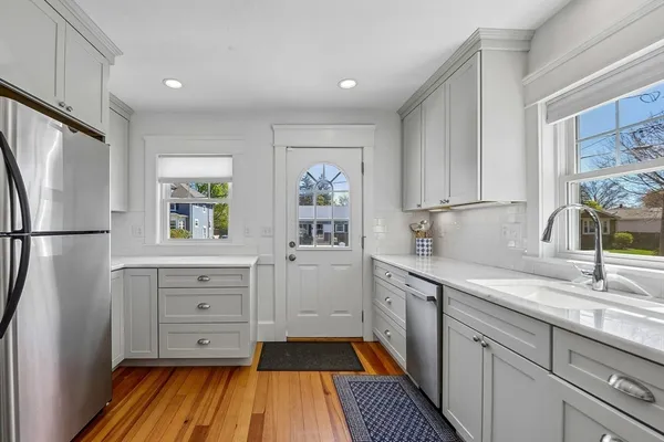 $2,400 | 117 South Atlantic Avenue, Warwick, RI 02888