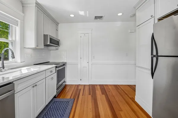 $2,400 | 117 South Atlantic Avenue, Warwick, RI 02888