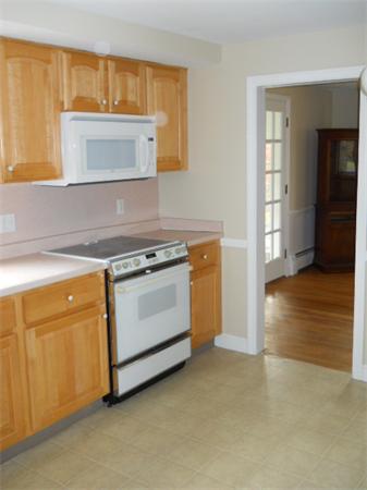 41 Gregory Road Wakefield, MA 01880 - Photo 13 of 24 a utility room with washer and dryer