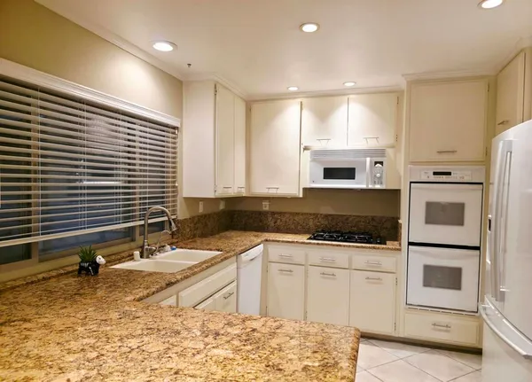 $832,000 | 27211 Capote De Pass, Unit C, San Juan Capistrano, CA 92675
