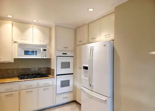$832,000 | 27211 Capote De Pass, Unit C, San Juan Capistrano, CA 92675