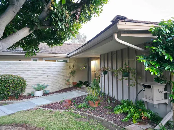 $832,000 | 27211 Capote De Pass, Unit C, San Juan Capistrano, CA 92675