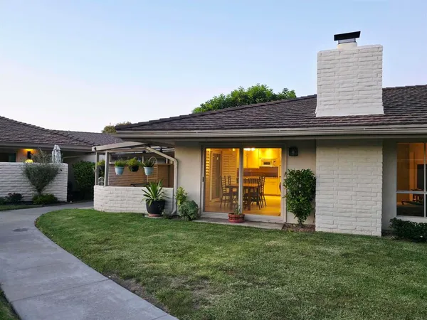 $832,000 | 27211 Capote De Pass, Unit C, San Juan Capistrano, CA 92675