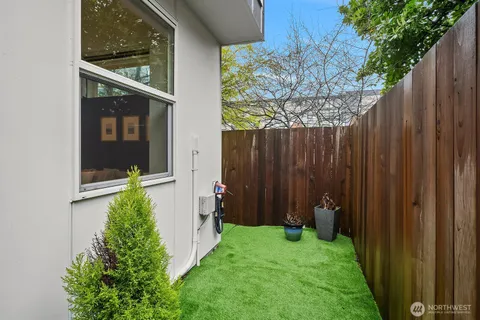 $664,000 | 1406 21st Avenue, Unit A, Seattle, WA 98122