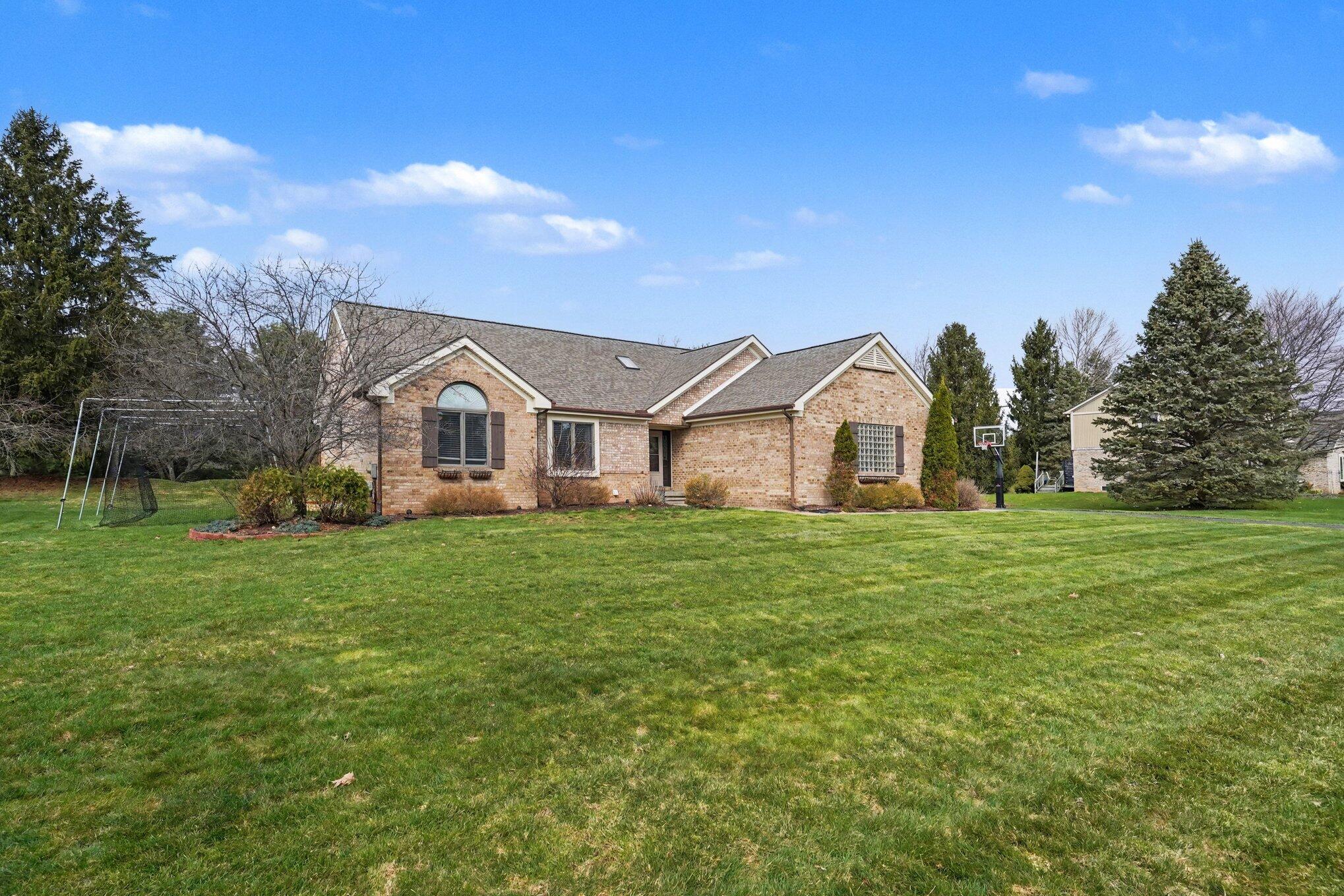 13288 Sumac Road South Lyon, MI 48178 - Photo 2 of 31 002_file_9759