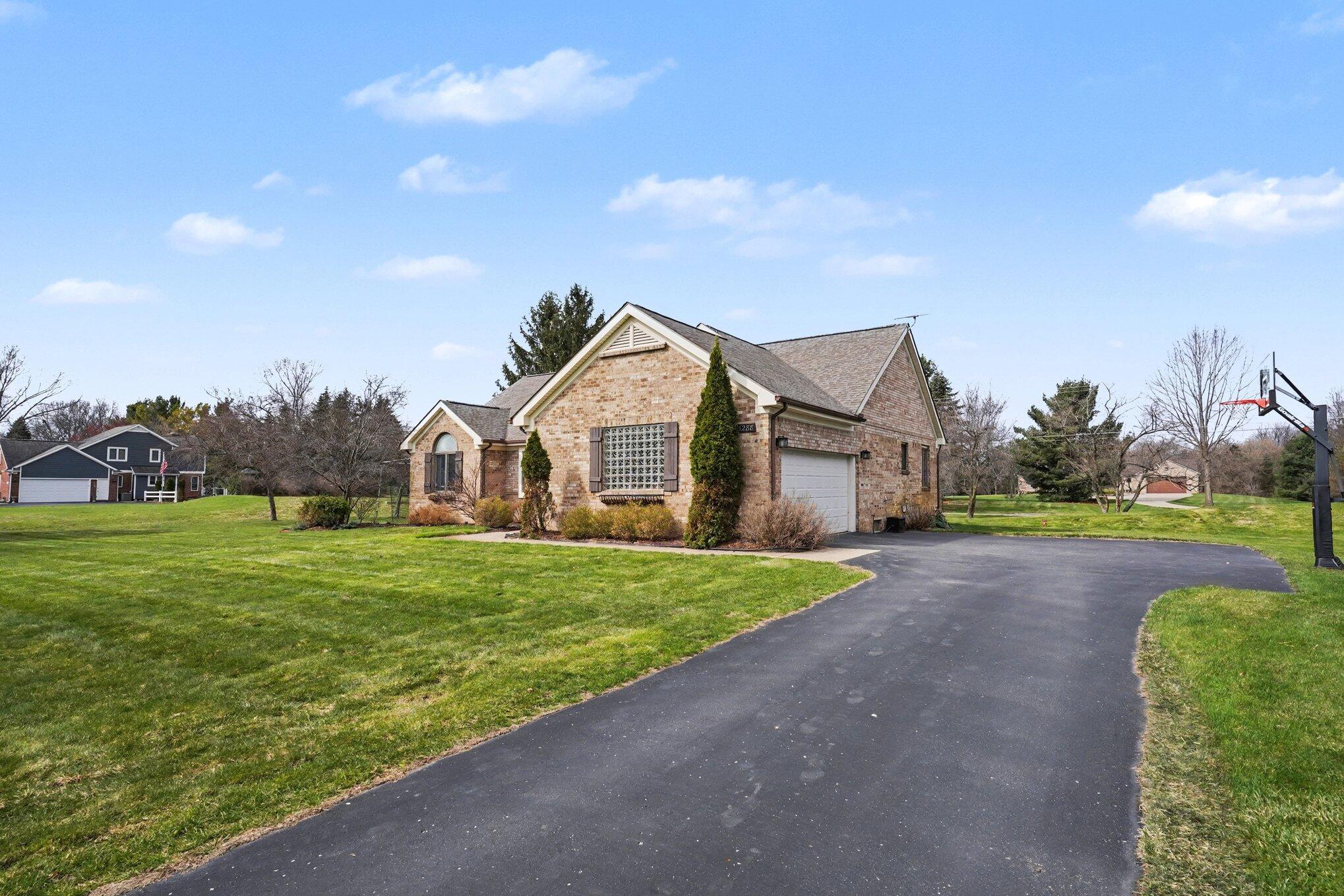13288 Sumac Road South Lyon, MI 48178 - Photo 3 of 31 003_file_7983