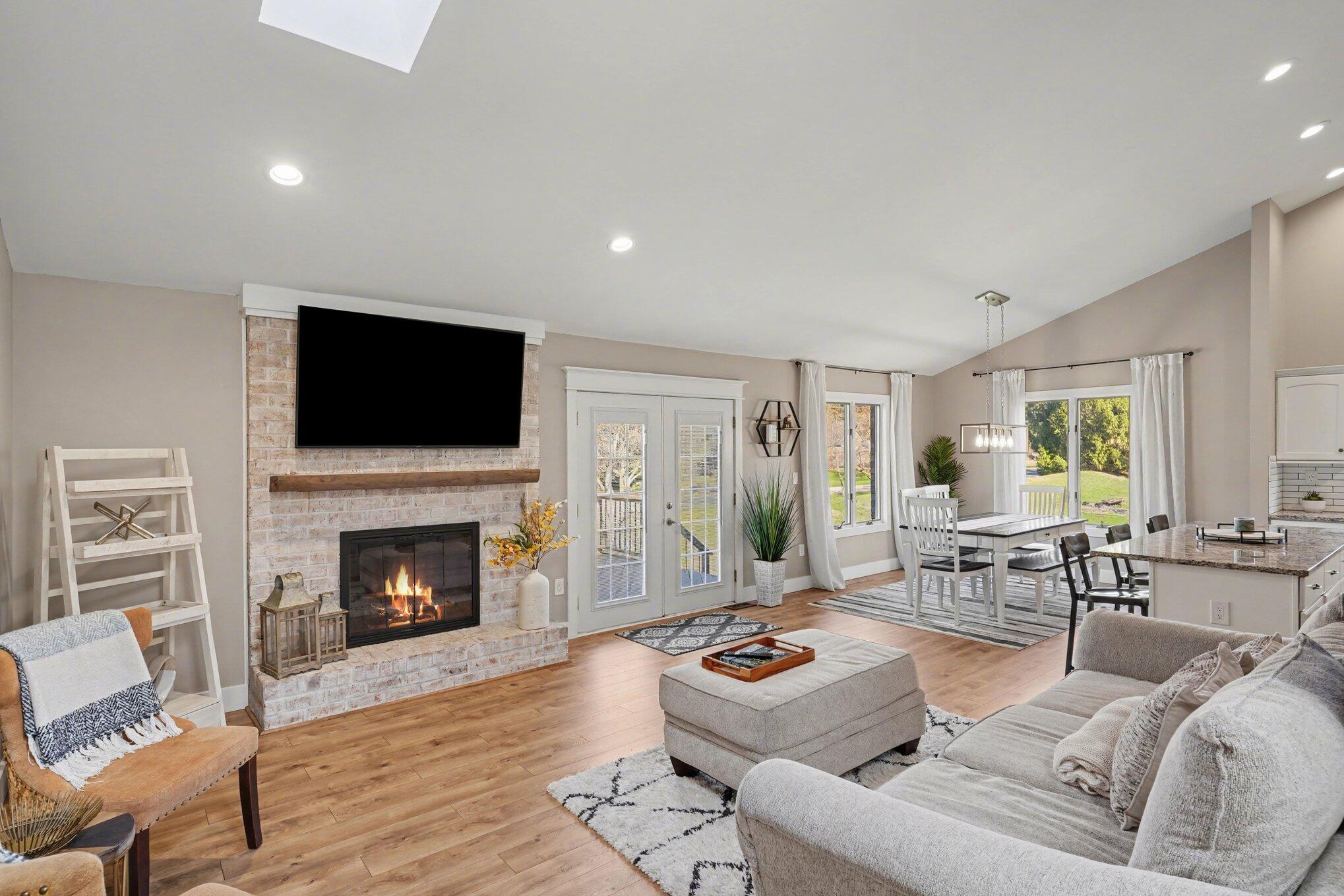 13288 Sumac Road South Lyon, MI 48178 - Photo 4 of 31 004_file_5807