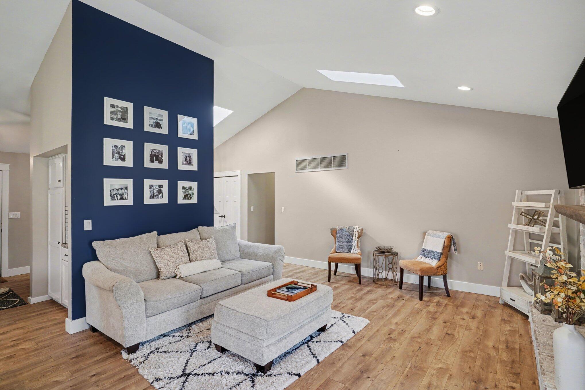 13288 Sumac Road South Lyon, MI 48178 - Photo 5 of 31 005_file_2458