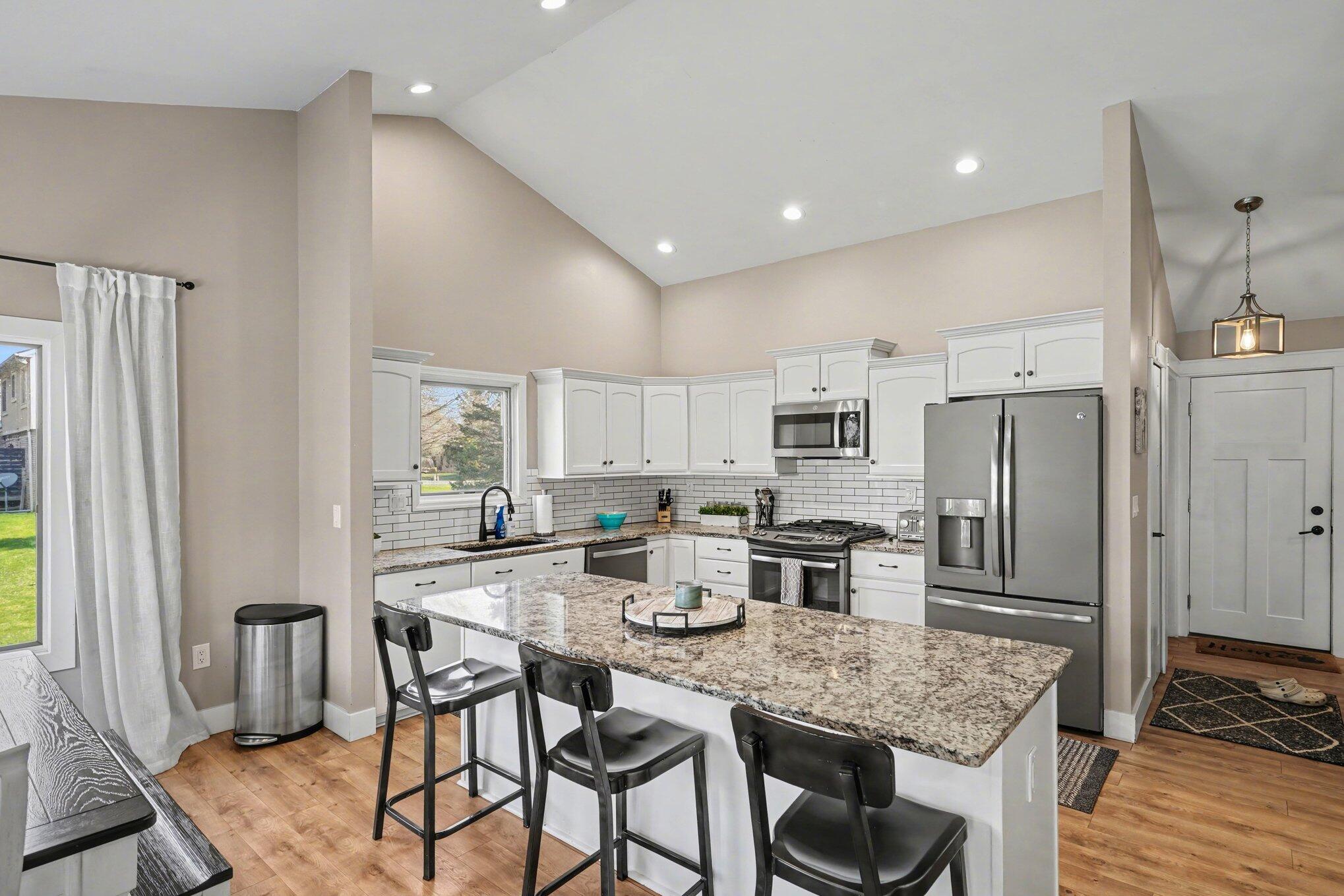 13288 Sumac Road South Lyon, MI 48178 - Photo 7 of 31 007_file_3702