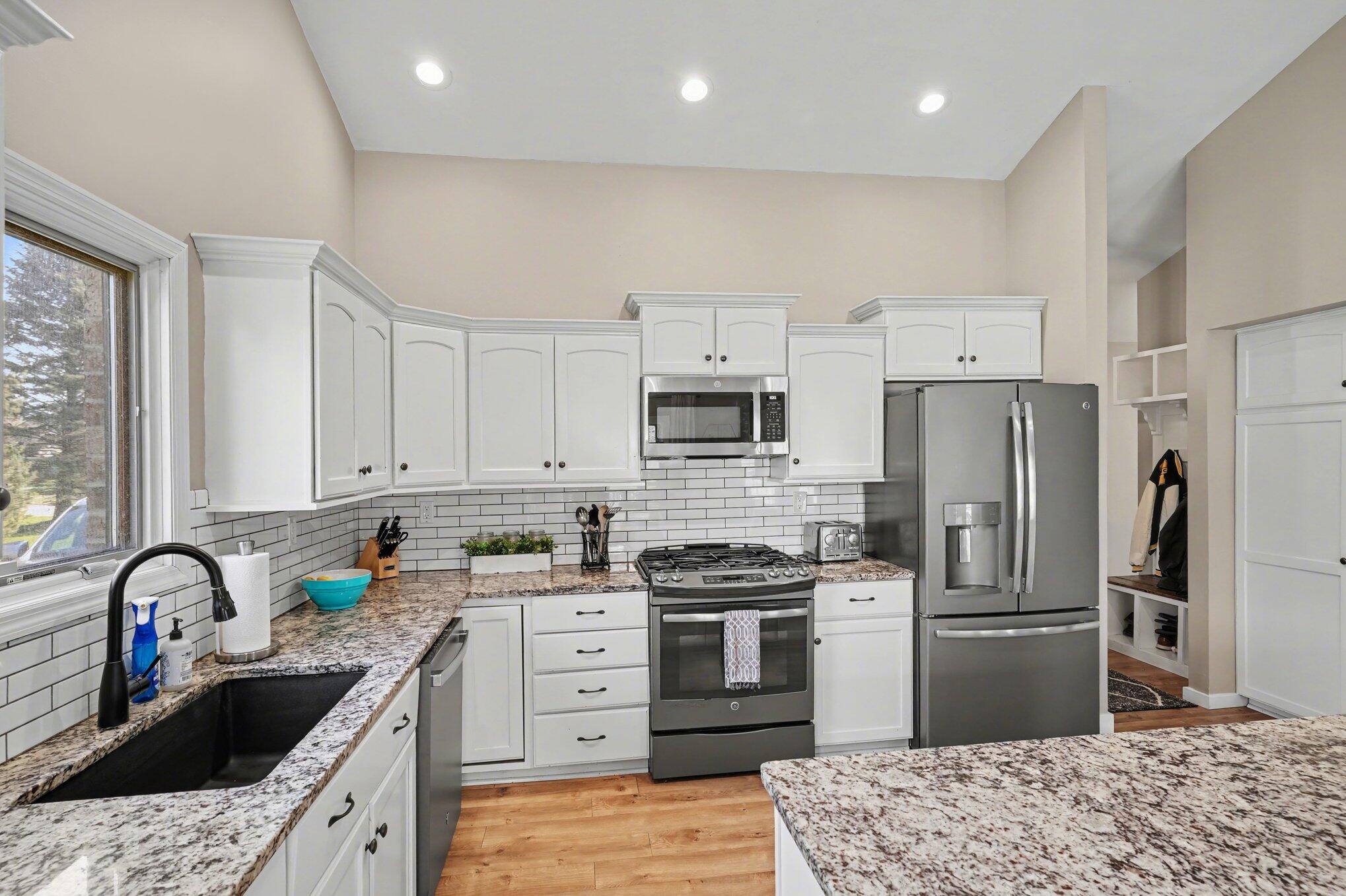 13288 Sumac Road South Lyon, MI 48178 - Photo 8 of 31 008_file_2341