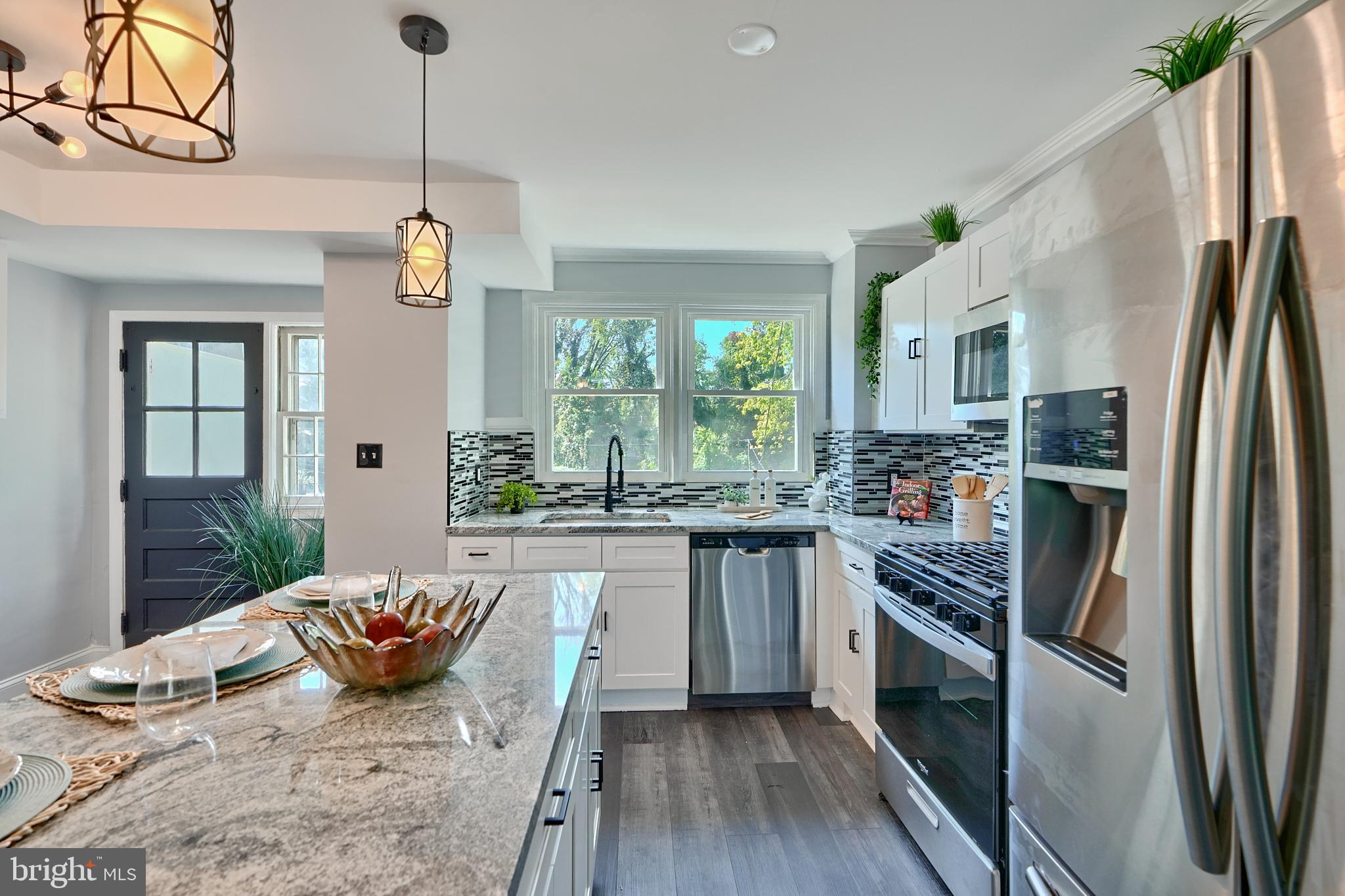 327 Grove Park Road Brooklyn Park, MD 21225 - Photo 11 of 39