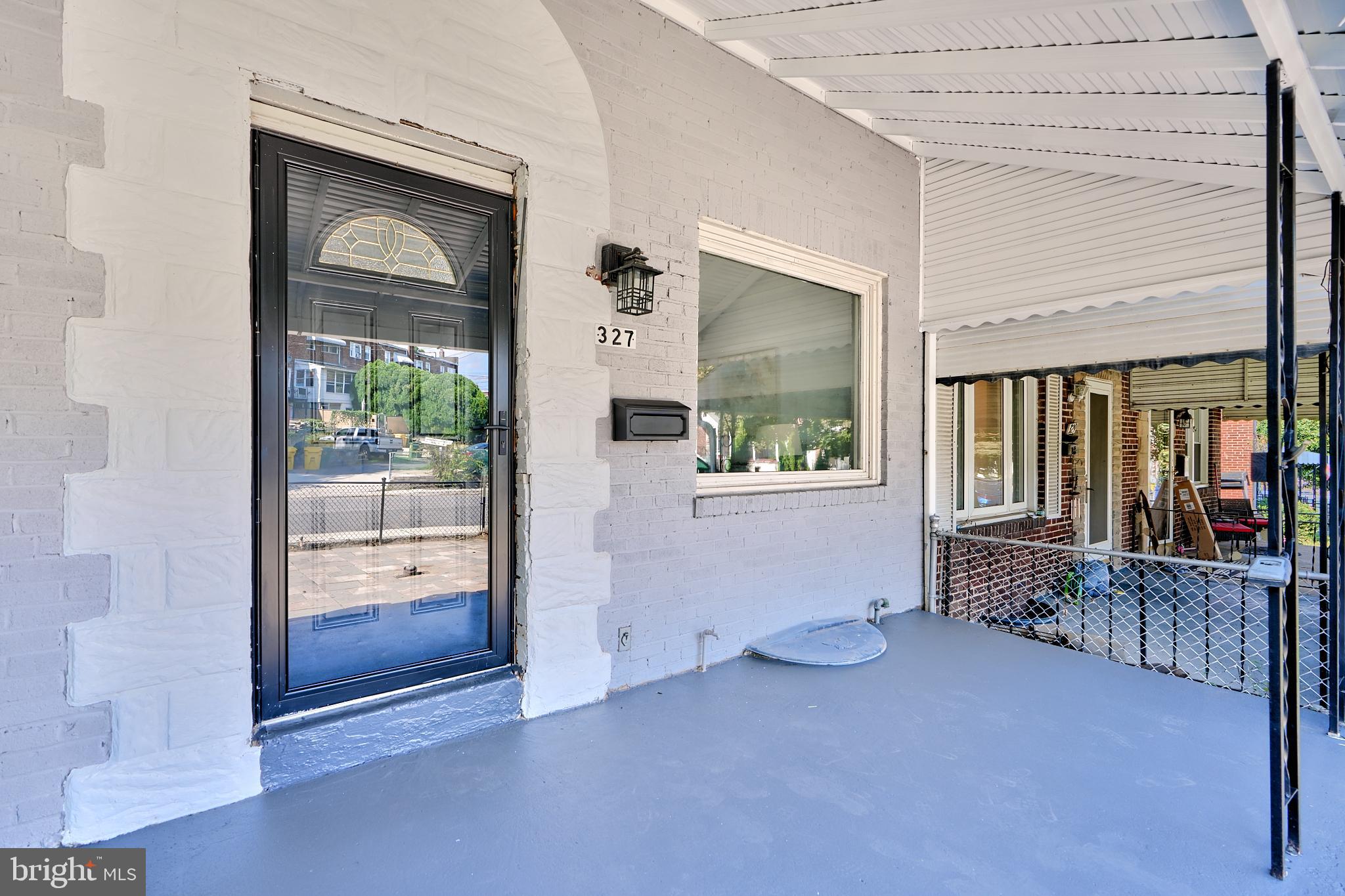 327 Grove Park Road Brooklyn Park, MD 21225 - Photo 2 of 39