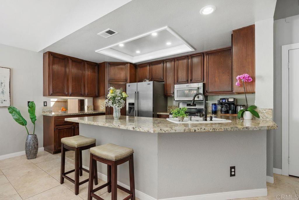 1745 Crystal Ridge Way Vista, CA 92081 - Photo 11 of 35