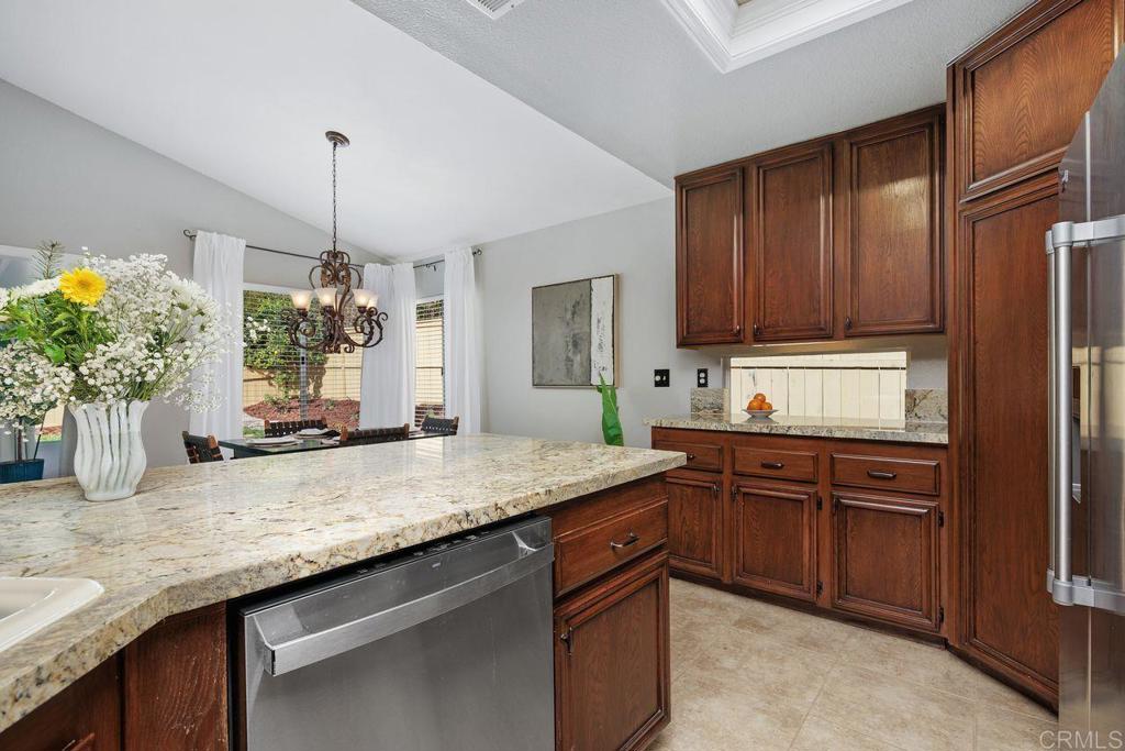 1745 Crystal Ridge Way Vista, CA 92081 - Photo 14 of 35