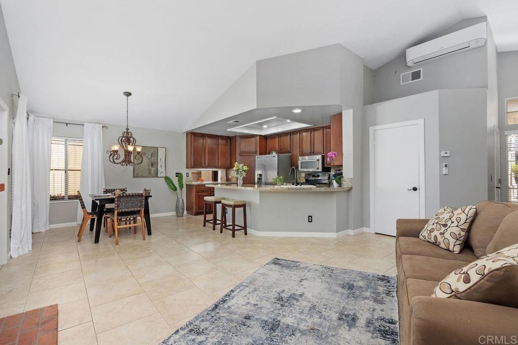 1745 Crystal Ridge Way Vista, CA 92081 - Photo 9 of 35