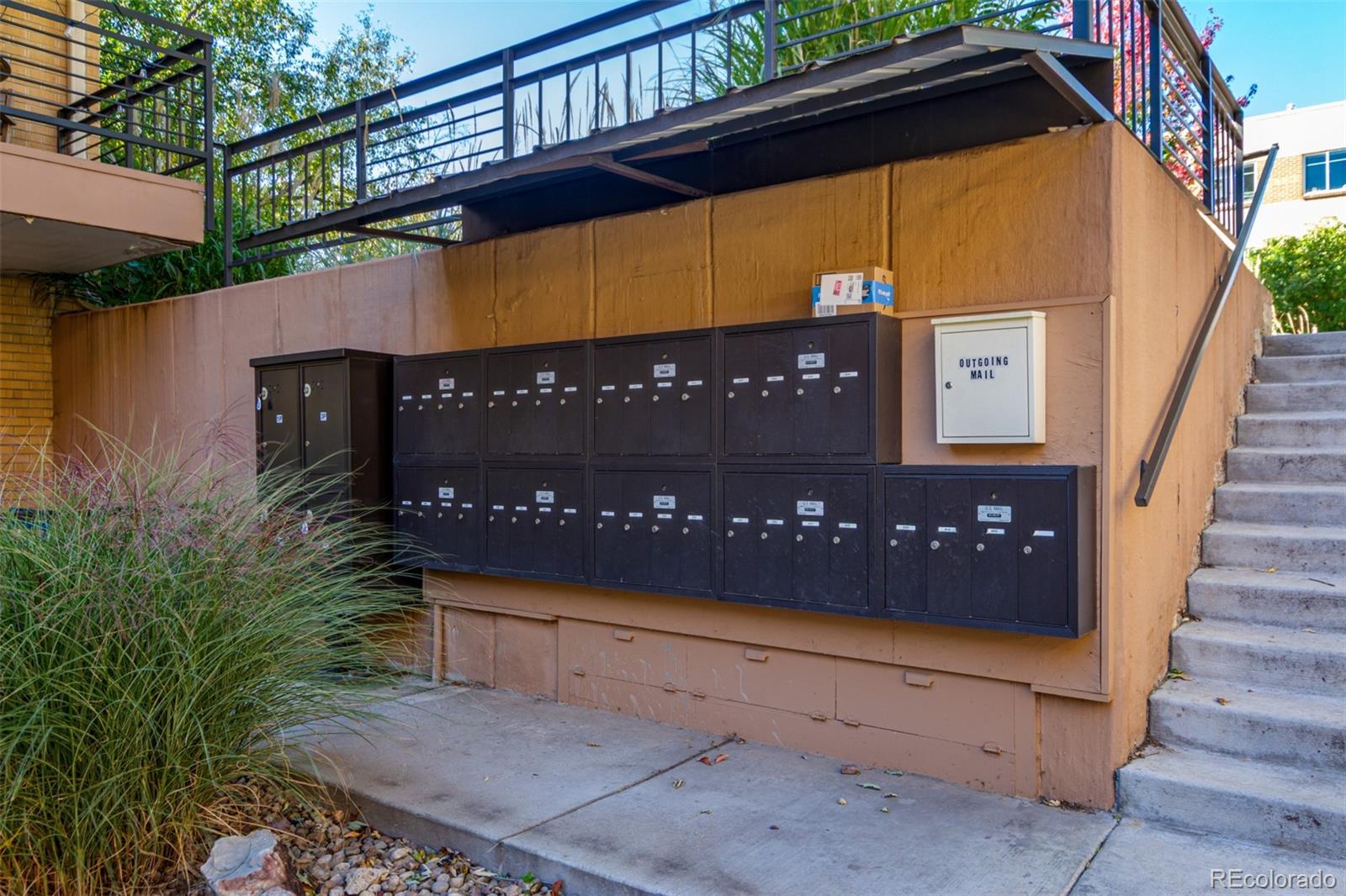 830 20th Street, Unit 206 Boulder, CO 80302 - Photo 24 of 27 a view of street sign