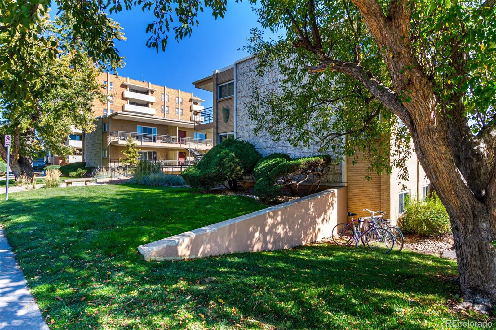 830 20th Street, Unit 206 Boulder, CO 80302 - Photo 26 of 27 a view of a house with a backyard