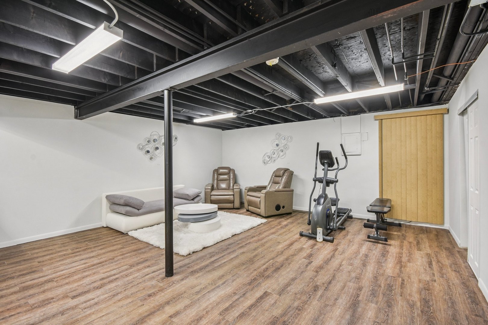 1860 Burr Ridge Drive Hoffman Estates, IL 60192 - Photo 26 of 34 a view of a room with gym equipment