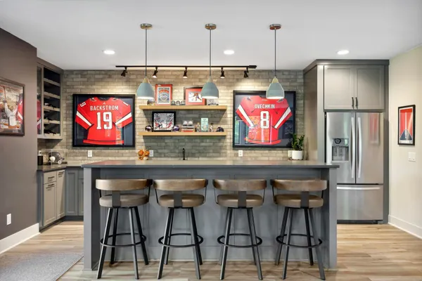 $2,750,000 | 18780 Minnetonka Boulevard, Deephaven, MN 55391