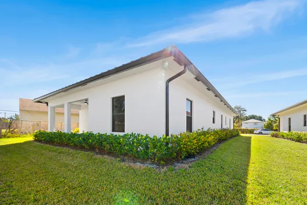 $4,500 | 2311 Zeder Avenue, Delray Beach, FL 33444