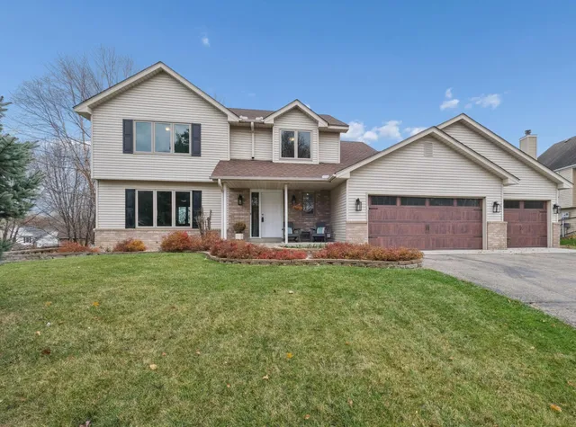 $560,000 | 14867 Oakwood Place, Savage, MN 55378