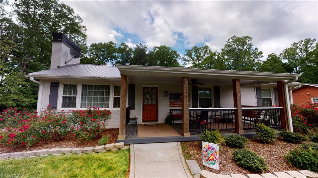 124 Jackson Road Mount Airy, NC 27030 - Photo 4 of 31 Gallery Image 4