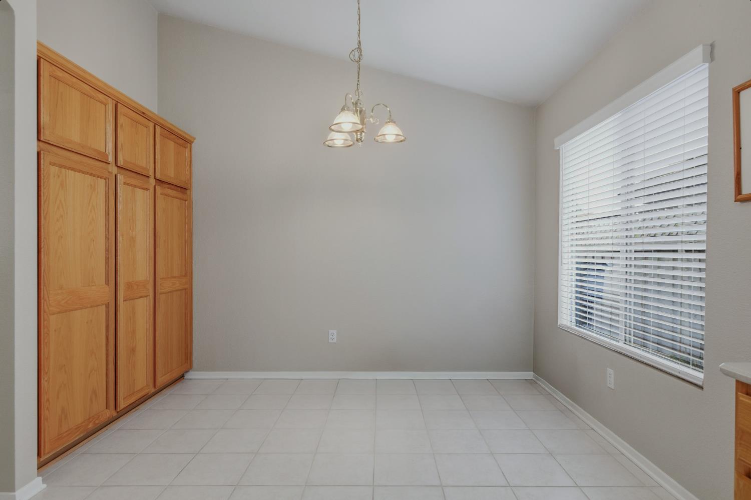 7532 Timberrose Way Roseville, CA 95747 - Photo 13 of 42