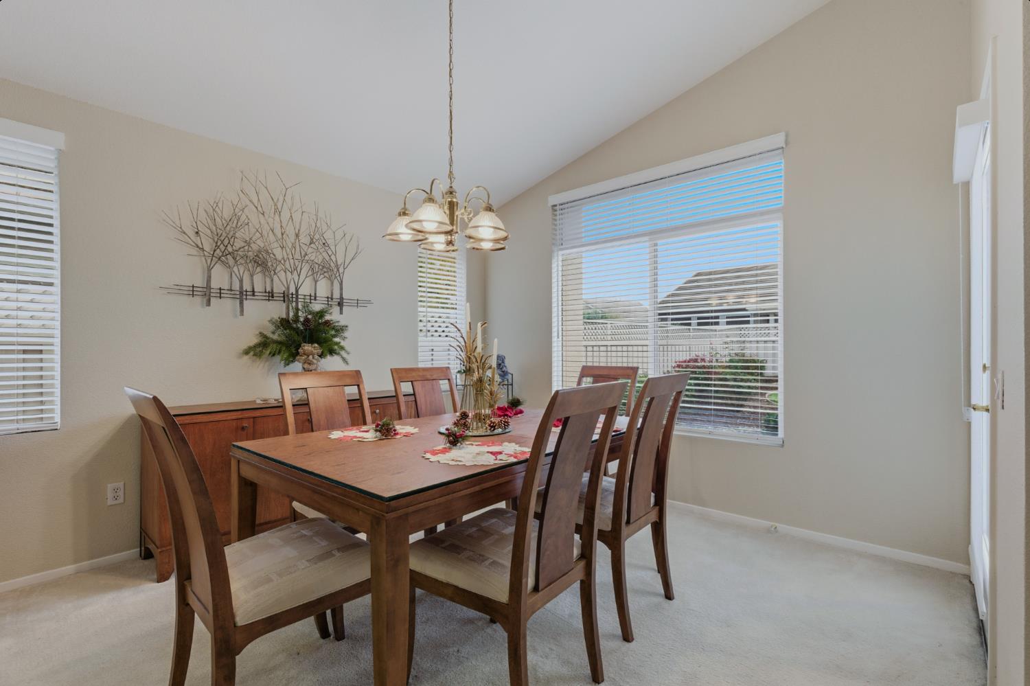 7532 Timberrose Way Roseville, CA 95747 - Photo 7 of 42