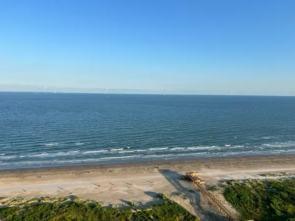 $925,000 | 801 East Beach Drive, Unit TW0908, Galveston, TX 77550