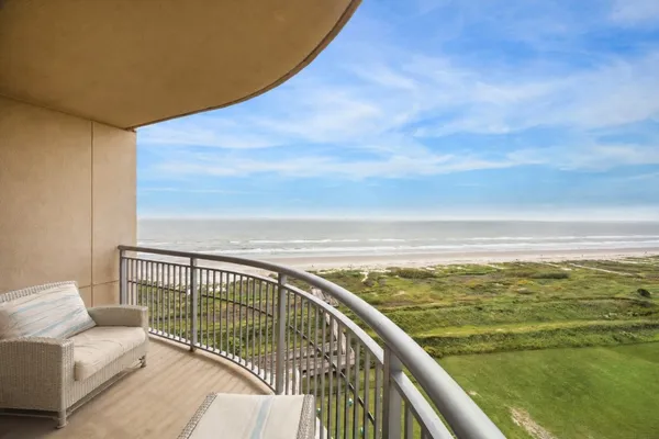$925,000 | 801 East Beach Drive, Unit TW0908, Galveston, TX 77550