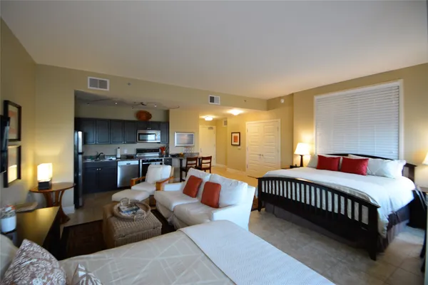 $925,000 | 801 East Beach Drive, Unit TW0908, Galveston, TX 77550