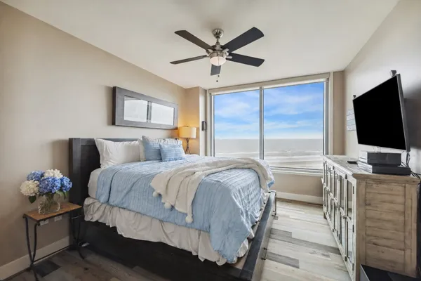 $925,000 | 801 East Beach Drive, Unit TW0908, Galveston, TX 77550