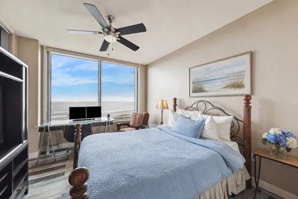 $925,000 | 801 East Beach Drive, Unit TW0908, Galveston, TX 77550