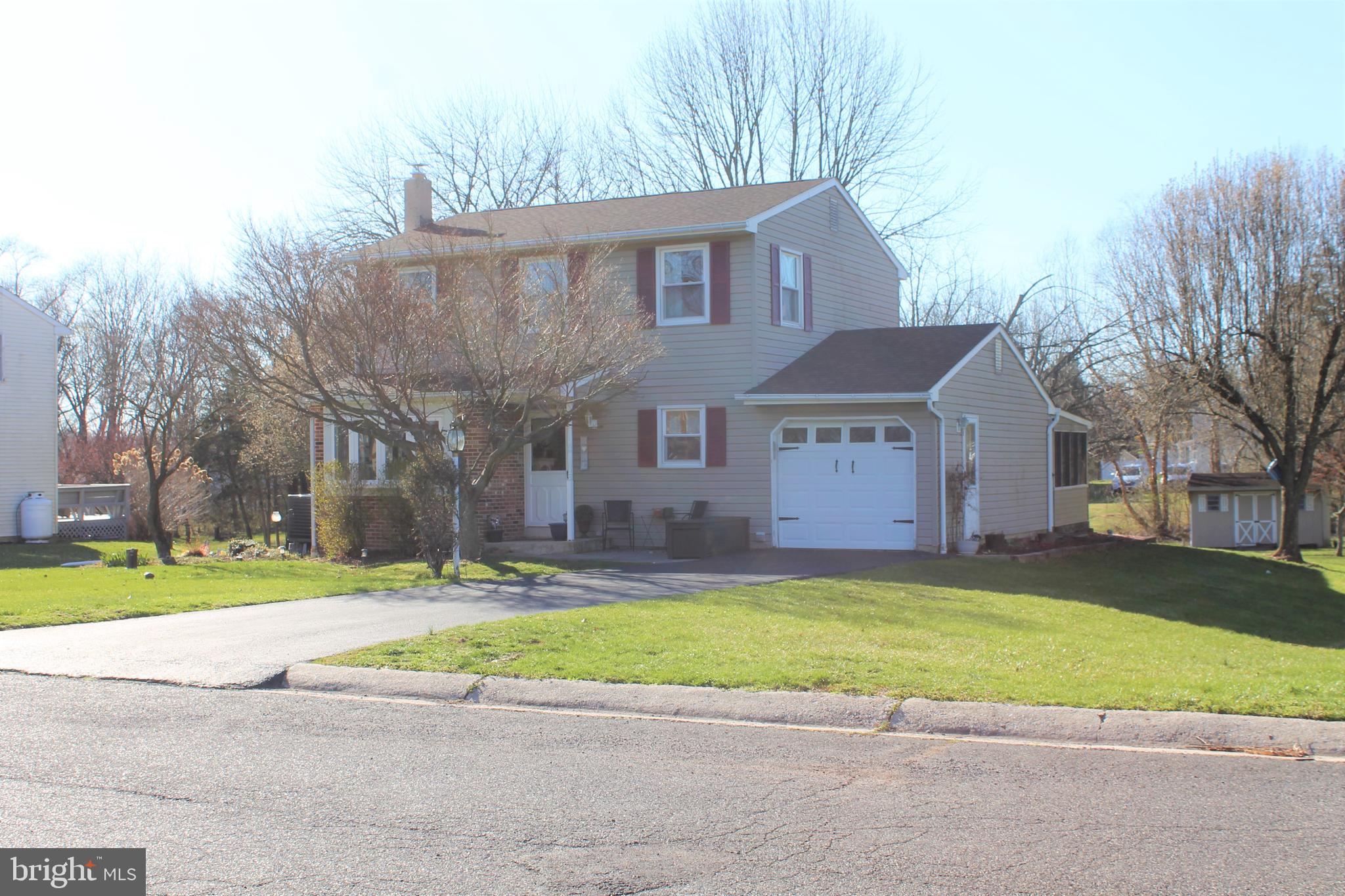 1331 Woodmere Road Pottstown, PA 19464 - Photo 2 of 20