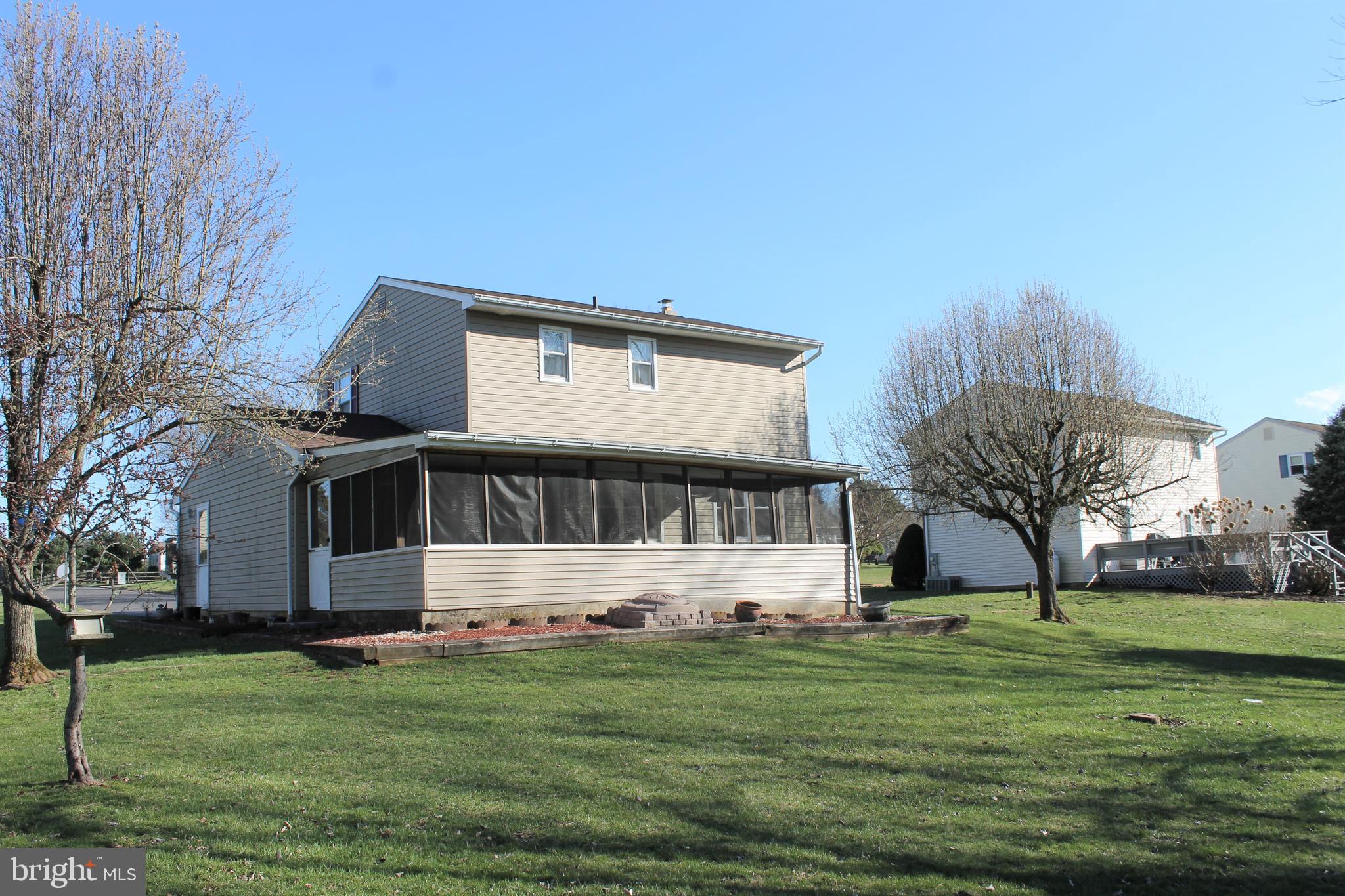 1331 Woodmere Road Pottstown, PA 19464 - Photo 3 of 20