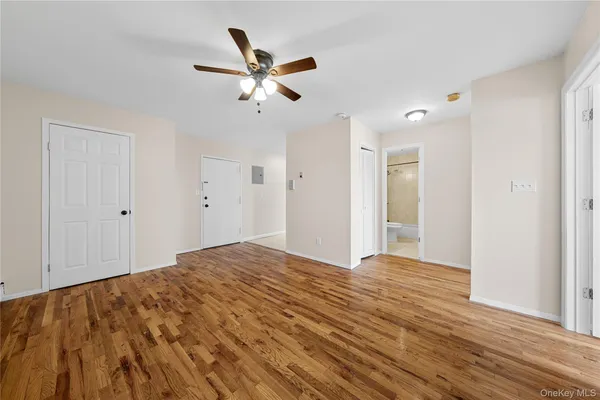 $2,950 | 410 Jericho Turnpike, Unit 3A, New Hyde Park, NY 11040