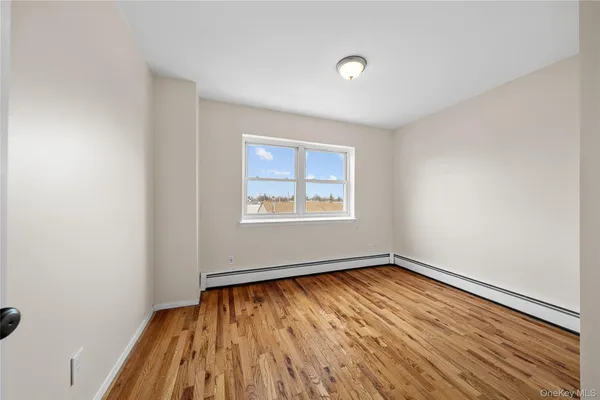 $2,950 | 410 Jericho Turnpike, Unit 3A, New Hyde Park, NY 11040