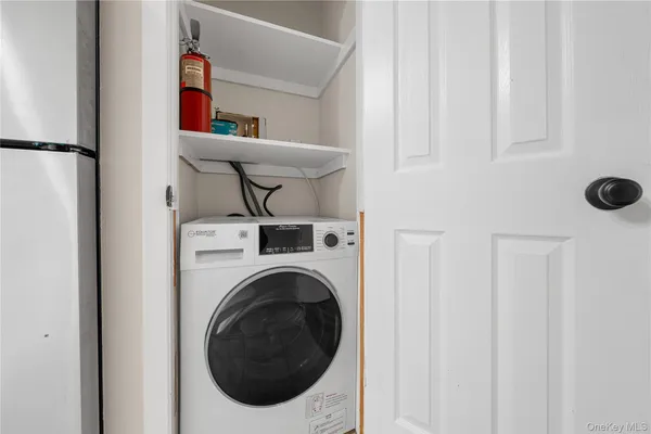 $2,950 | 410 Jericho Turnpike, Unit 3A, New Hyde Park, NY 11040