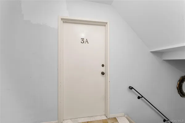 $2,950 | 410 Jericho Turnpike, Unit 3A, New Hyde Park, NY 11040